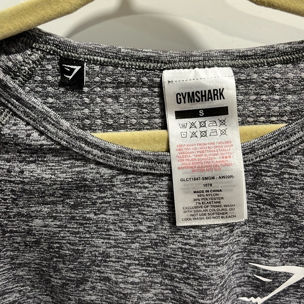 Gymshark Crop Vital Grey Seamless Long Sleeve Body Fit Top w/ Thumb Holes EUC - Picture 5 of 11